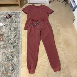 Figs Women's Mauve Scrub Jogger Set